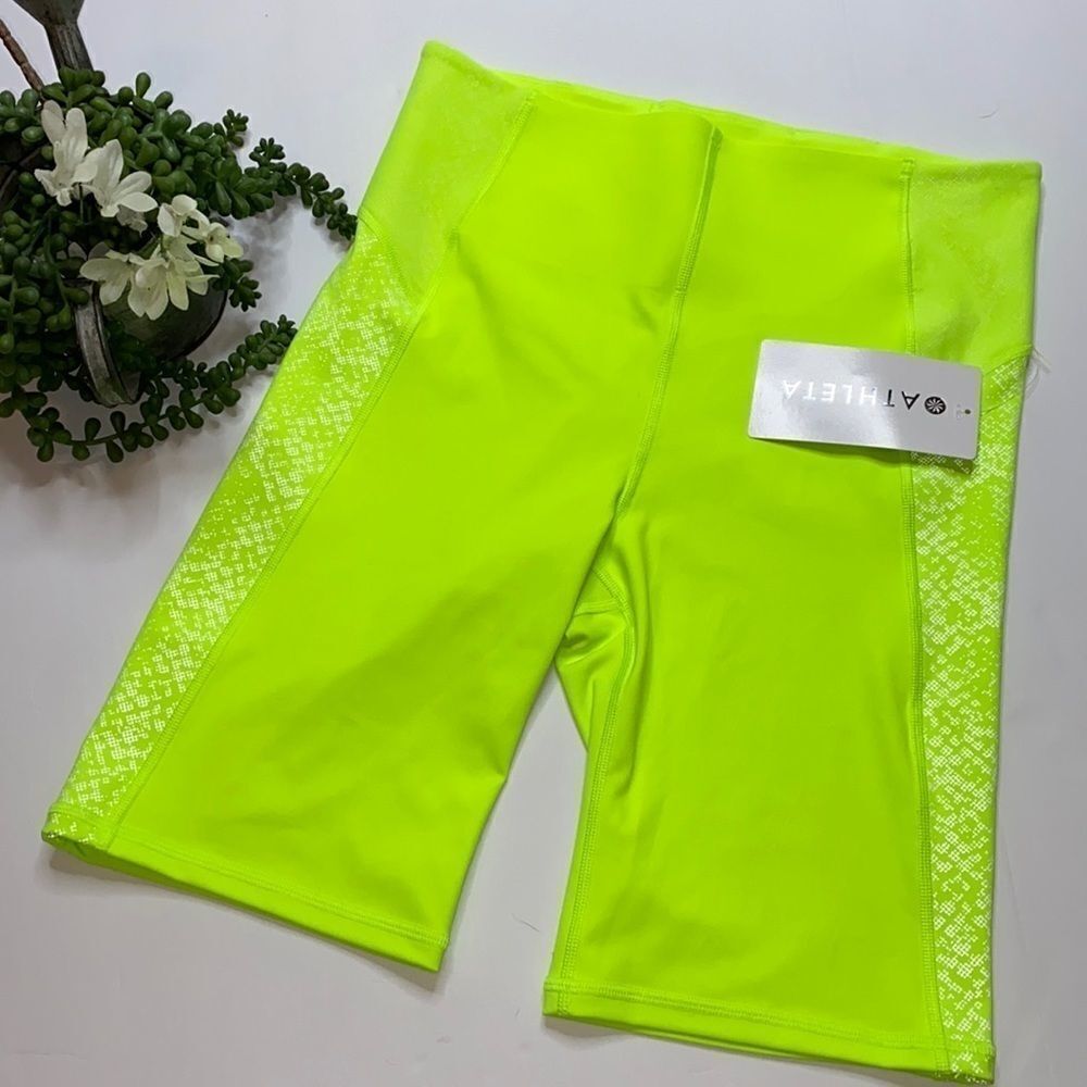 ‎Athleta Stay Fly Reflective Compression 9" Shorts - Picture 5 of 13
